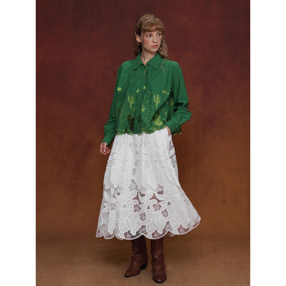 サボテンの花の刺繍レーススカート