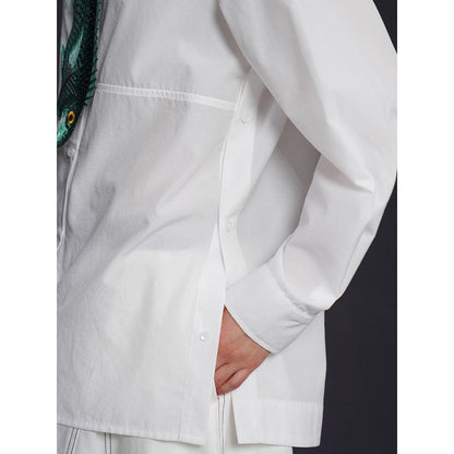 構築と余白のロングスリーブシャツ