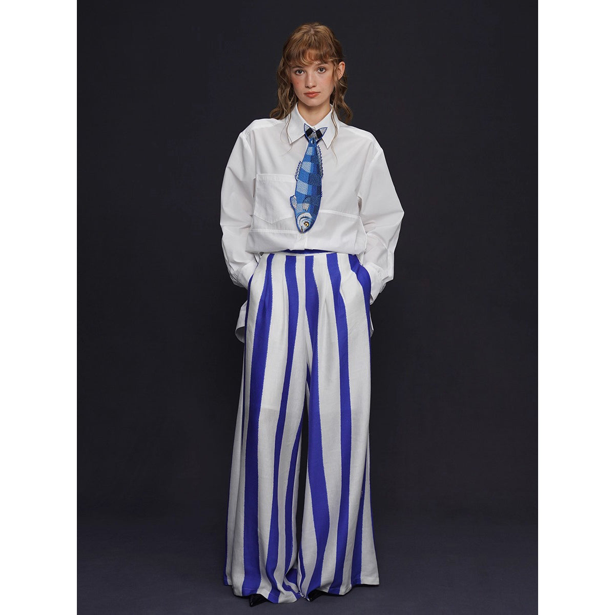 青紫の縦縞ストライプワイドパンツ