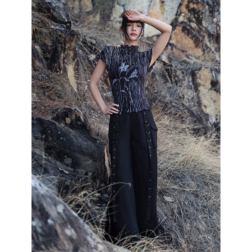 百合の花の水墨画ハイネックトップス