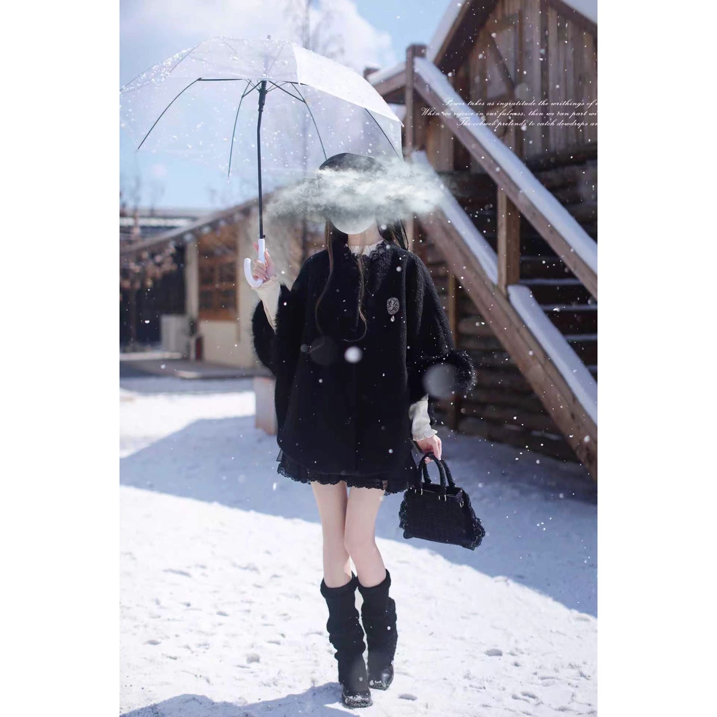 漆黒のお嬢様のウールケープコート