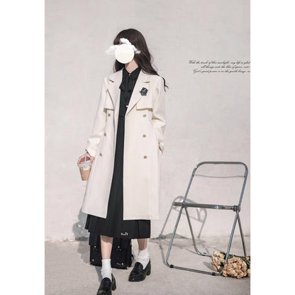 文学令嬢のトレンチコートとブラウスとプリーツスカート - Ivory Trench