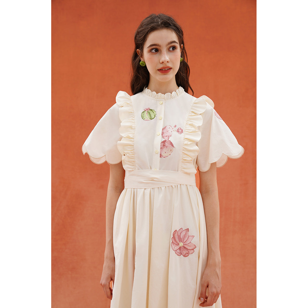 サボテンと花の刺繍レトロワンピース