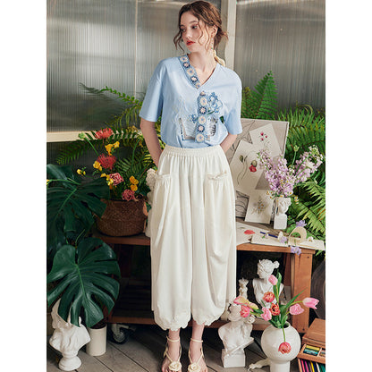 アイリスの花と子猫の刺繍Tシャツ