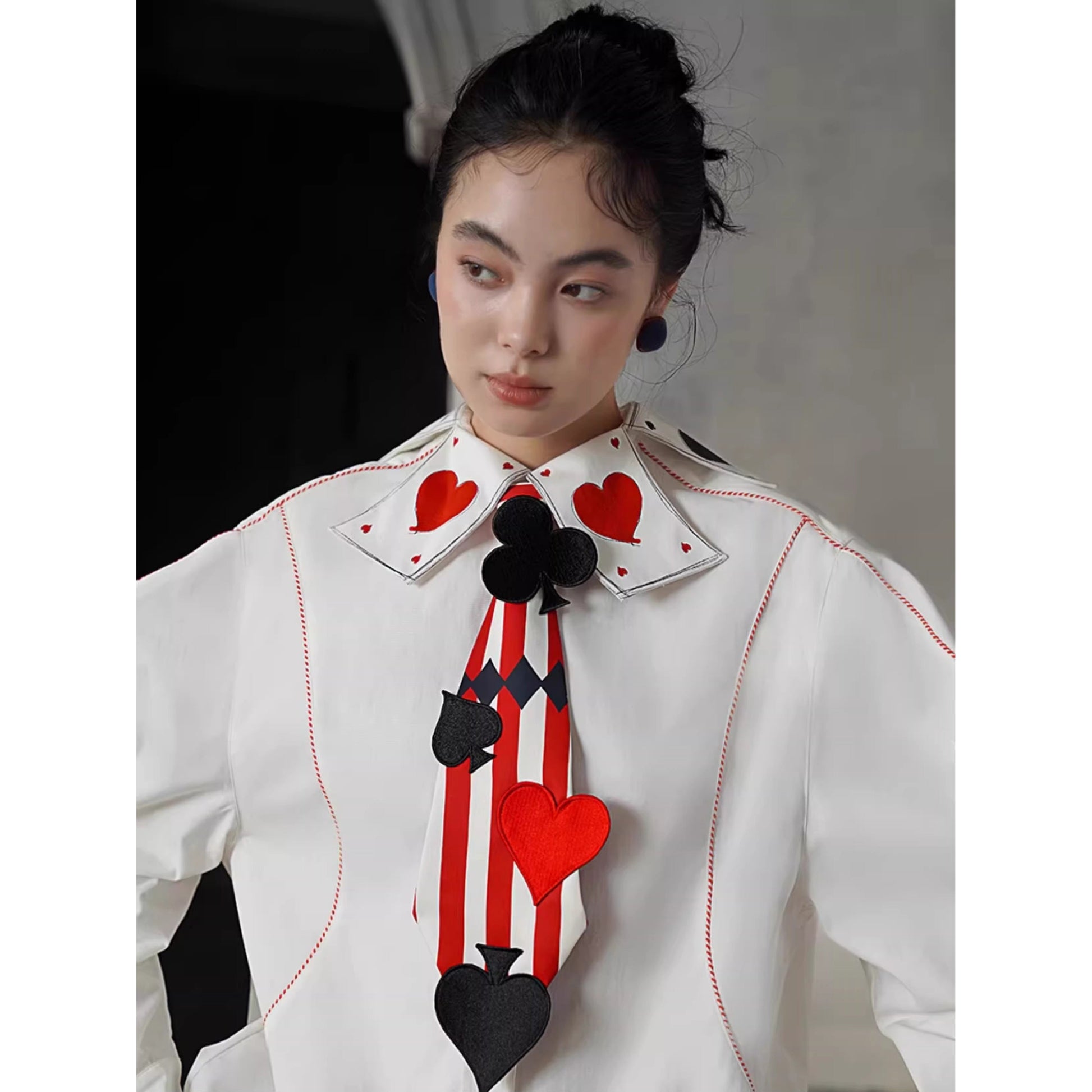 トランプのマークの刺繍ブラウス - White