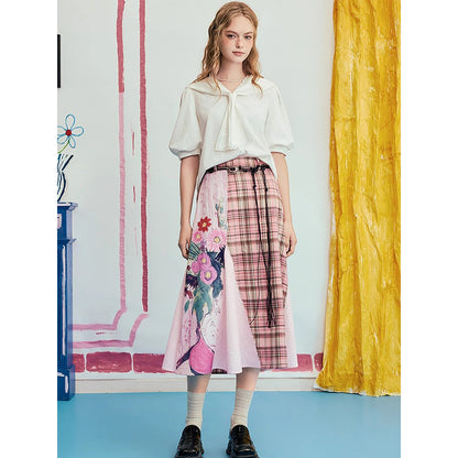 花瓶の花の格子柄スカート