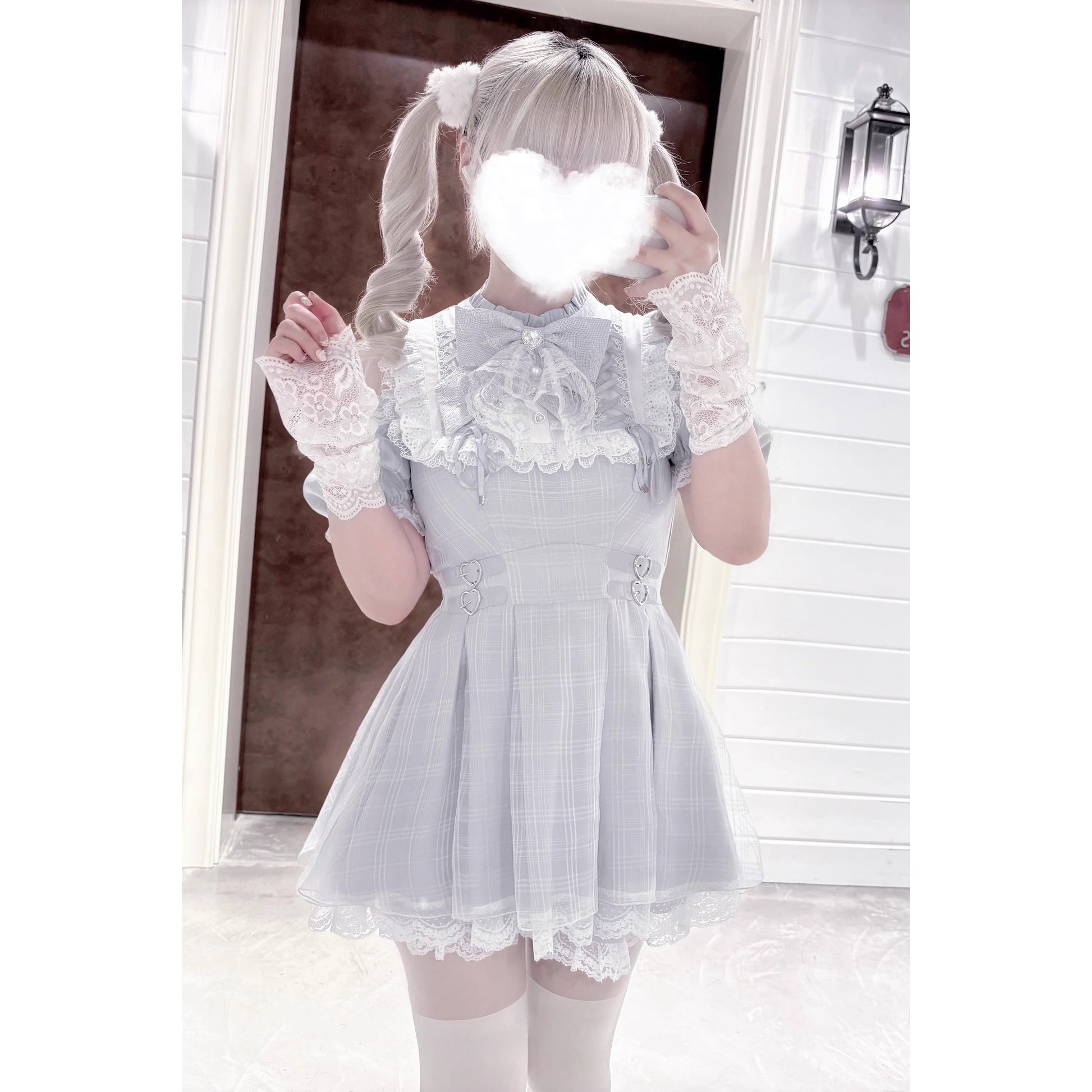 灰藍の天使の刺繍フリルワンピース