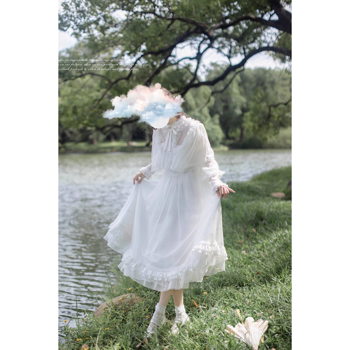 純白のお嬢様のチュールケープワンピース