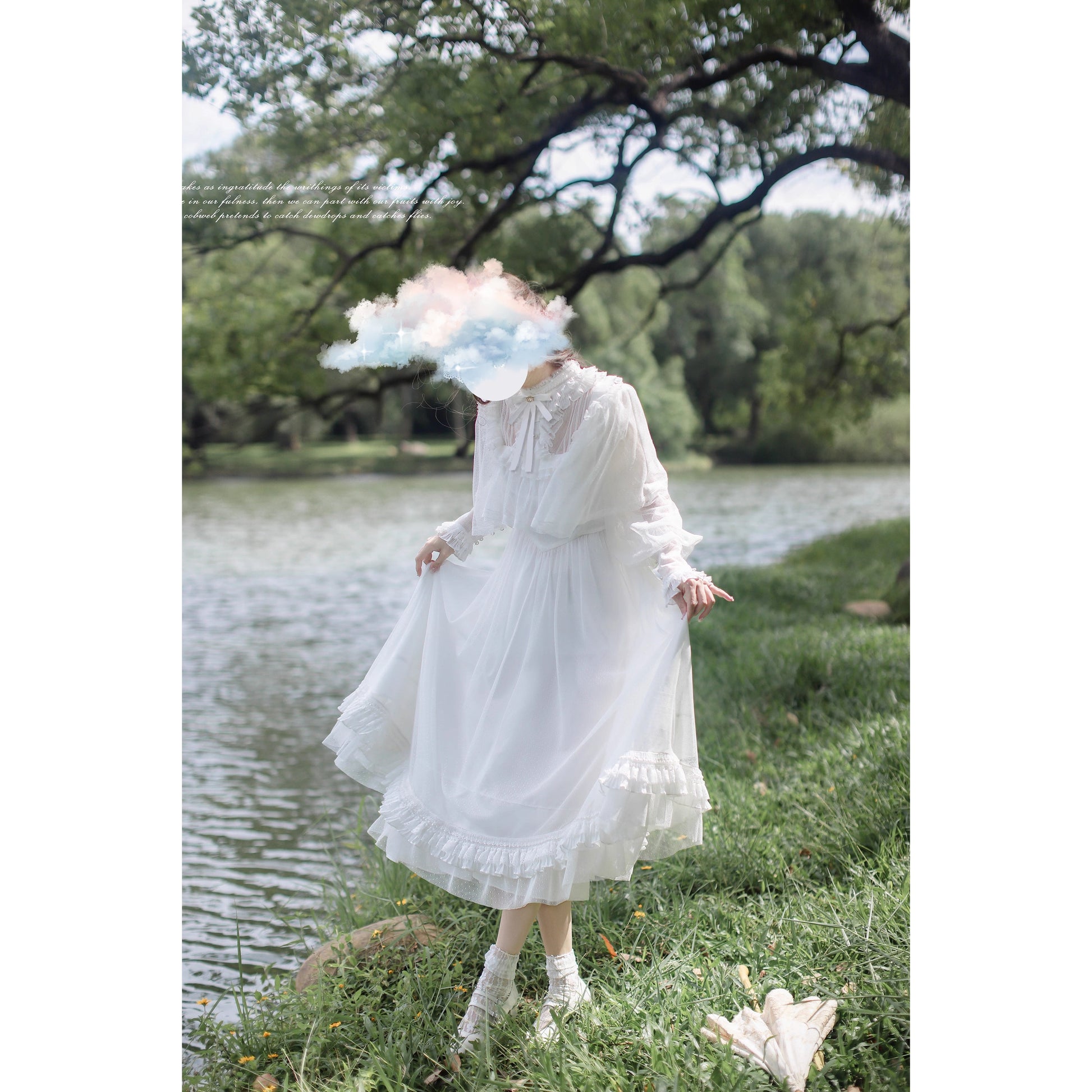 純白のお嬢様のチュールケープワンピース