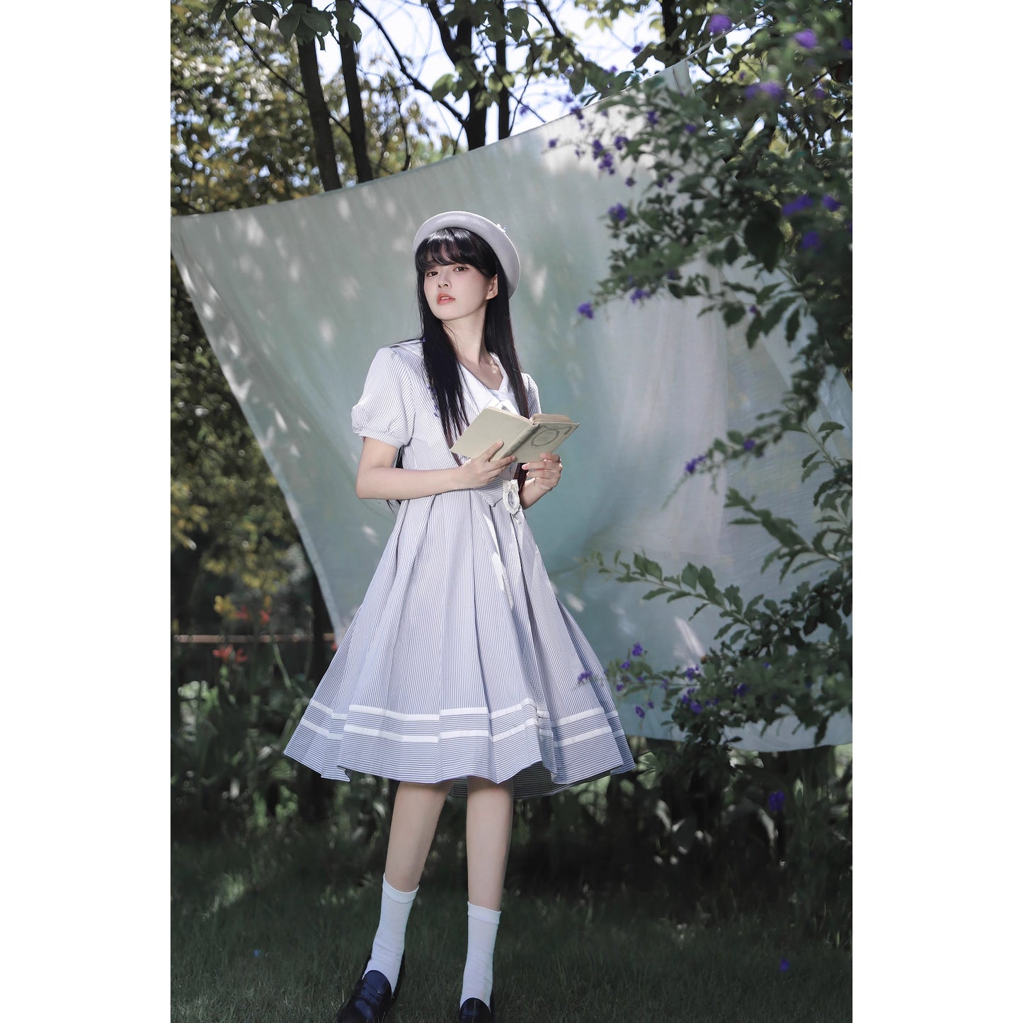 灰青のお嬢様の縦縞クラシカルワンピース