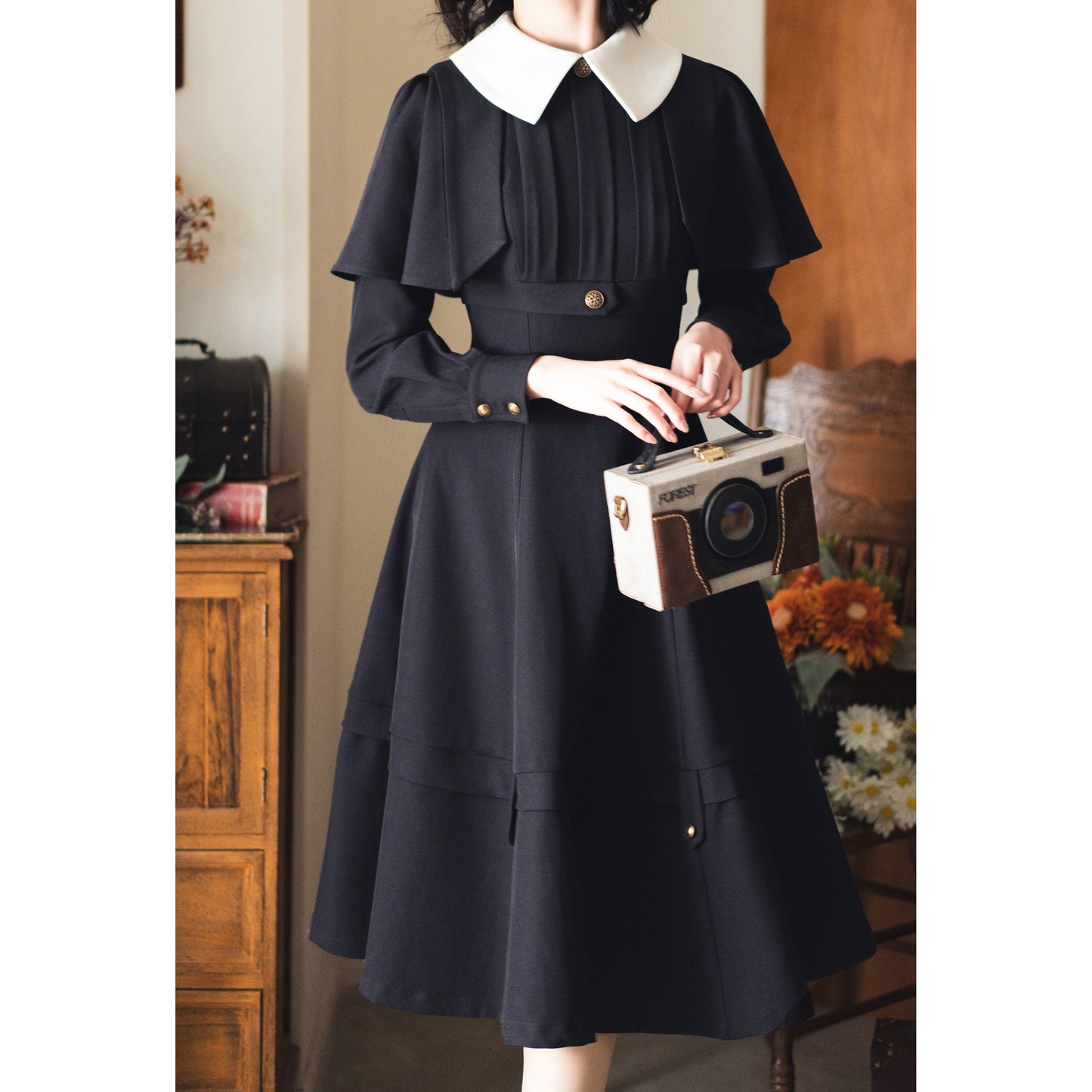 銀幕女優のクラシカルケープワンピース - Black