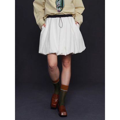 膨らむ風船のバルーンスカート