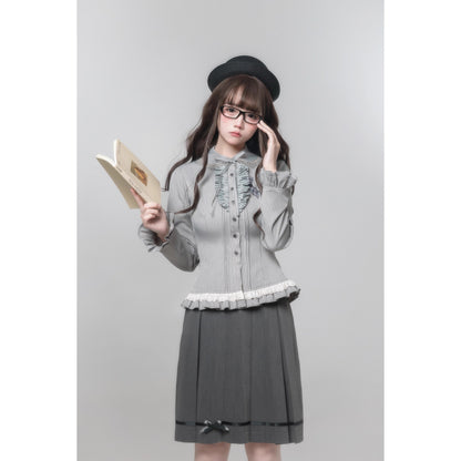 文学令嬢のジャケットとブラウスとプリーツスカート