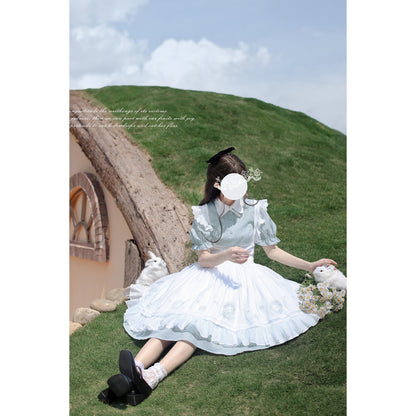 水縹の空色ワンピースと刺繍エプロン