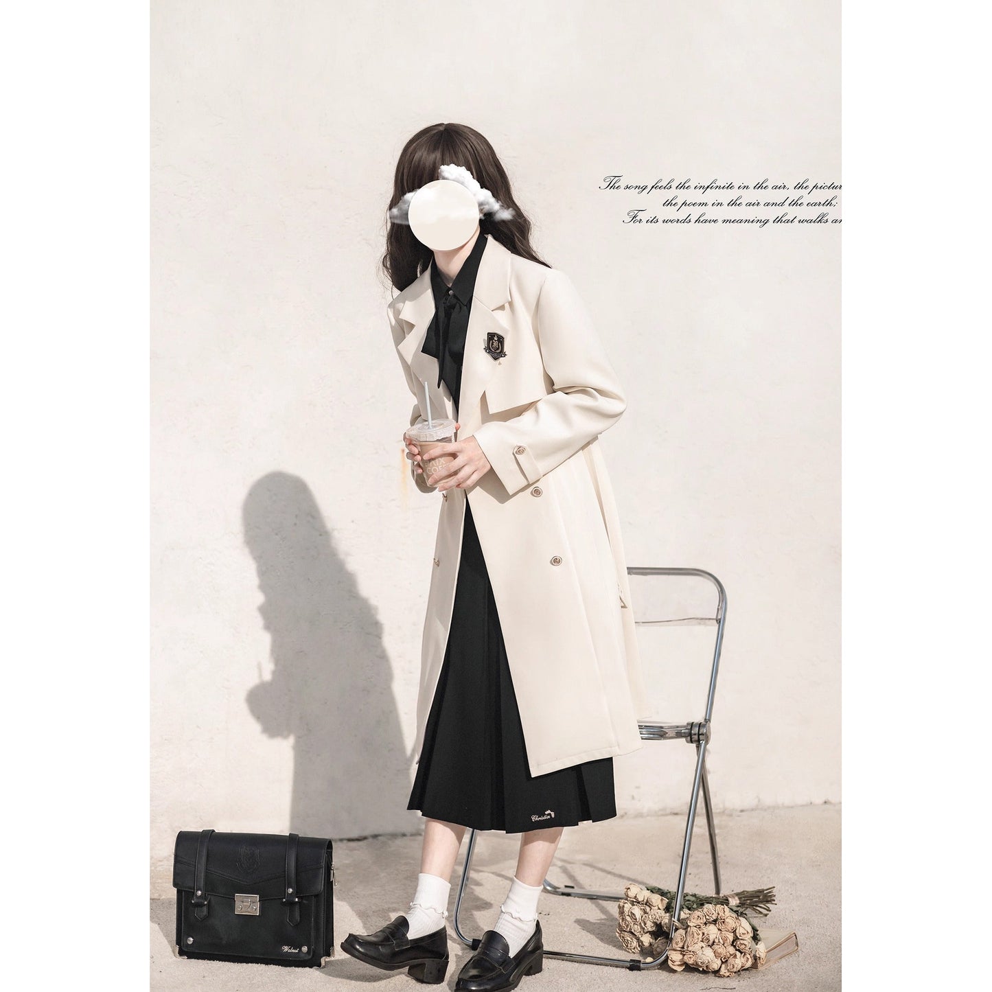 文学令嬢のトレンチコートとブラウスとプリーツスカート - Ivory Trench
