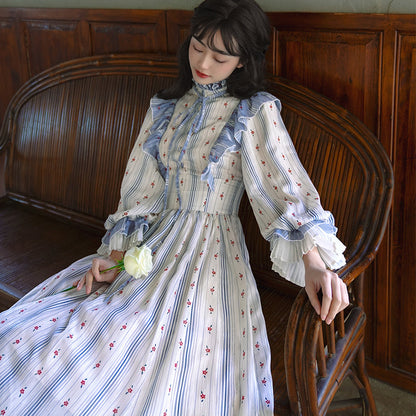 鈴蘭の花のお嬢様のワンピース
