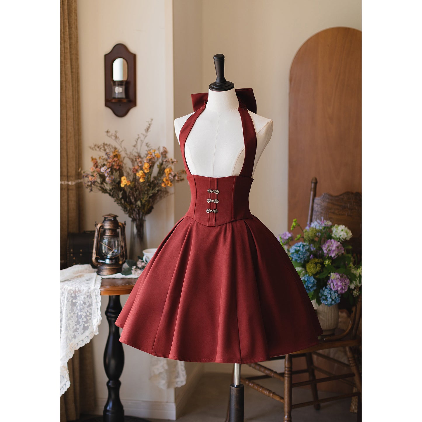 英国のお嬢様のクラシカルジャンパースカート - ショート丈（レッド）