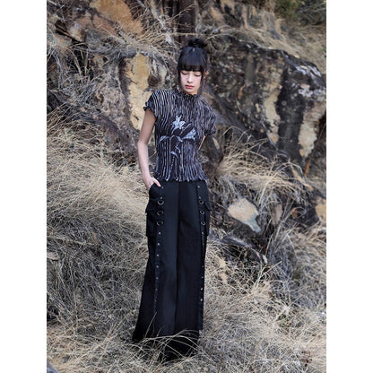 百合の花の水墨画ハイネックトップス