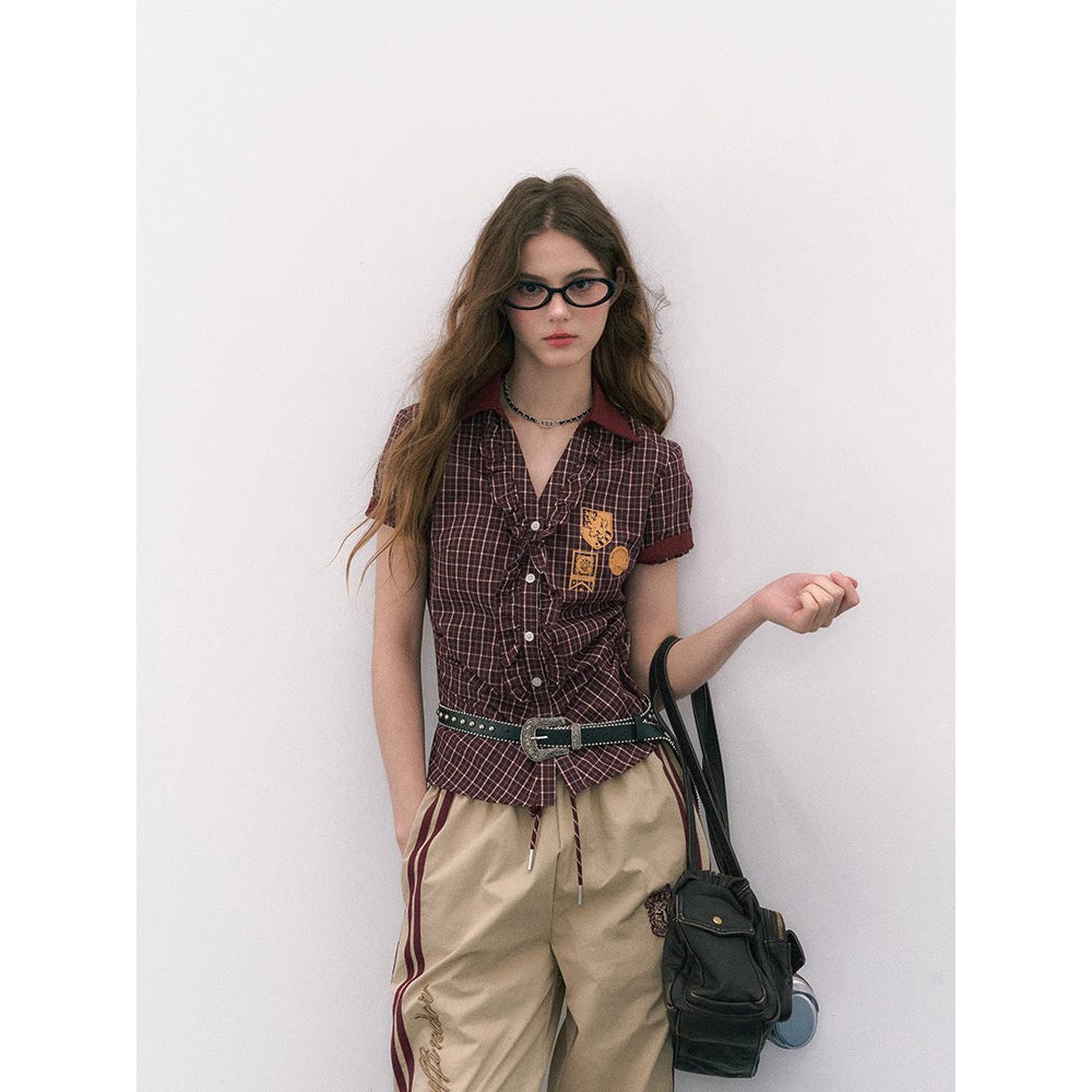 魔法学校のフリルチェックブラウス