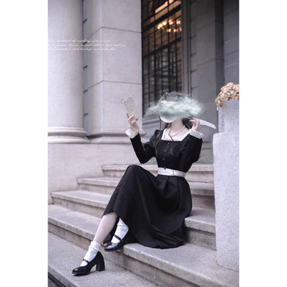 漆黒の舞踏会のクラシカルワンピース