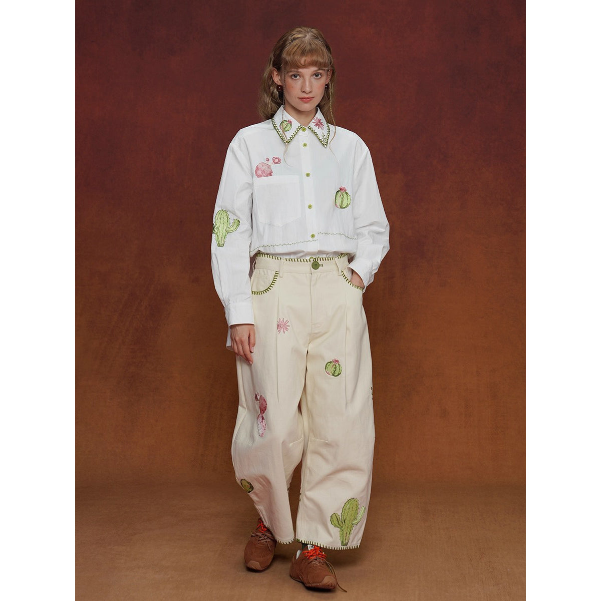 サボテンと花の刺繍ワイドパンツ