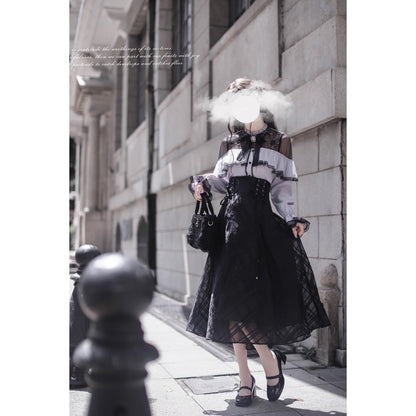 夜会の令嬢のケープトップスとコルセットスカート