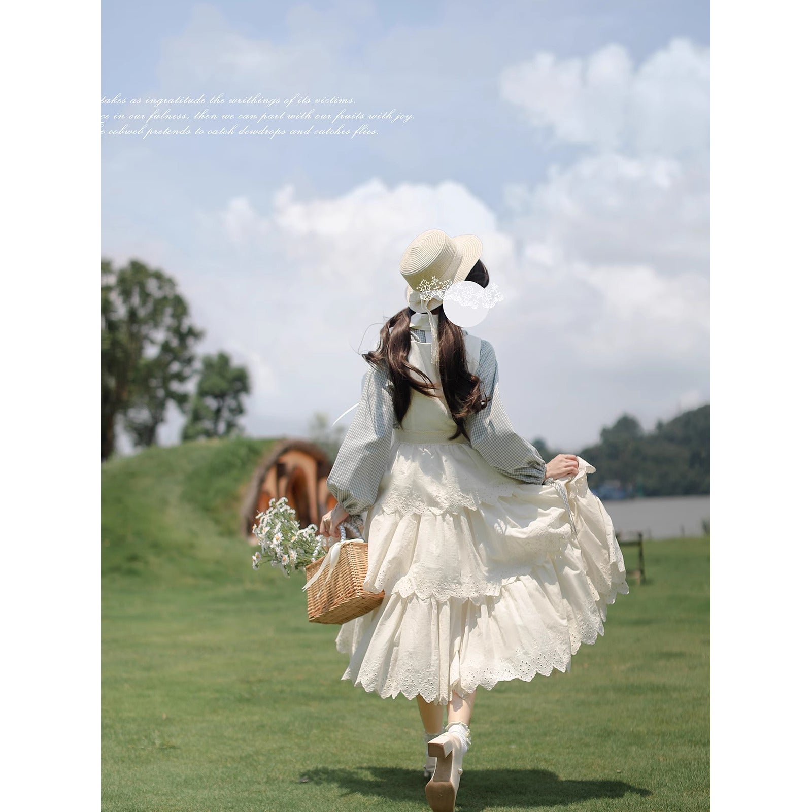 幻想曲を奏でる刺繍ジャンパースカートとブラウス