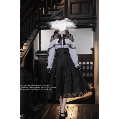 夜会の令嬢のケープトップスとコルセットスカート