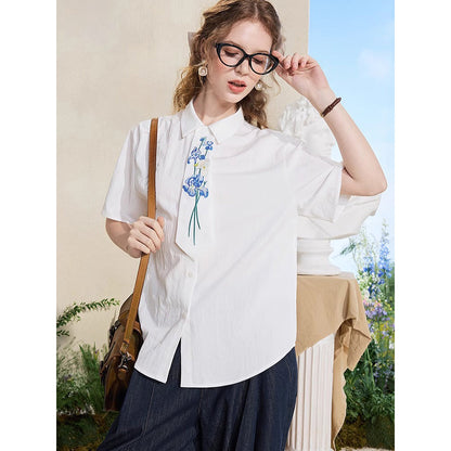 アイリスの花のネクタイブラウス