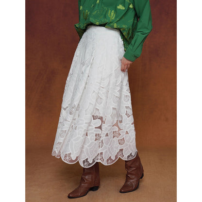 サボテンの花の刺繍レーススカート