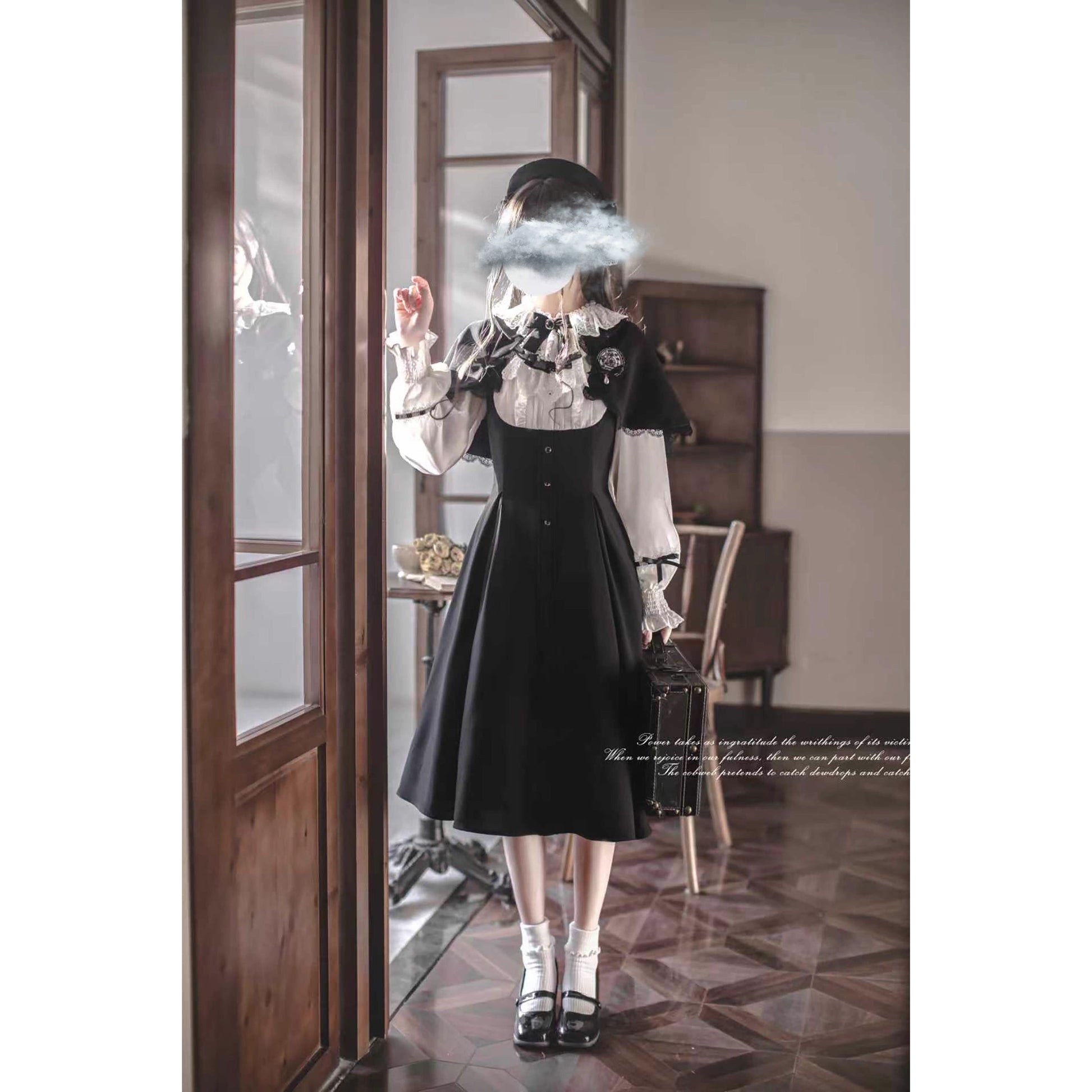 英国令嬢のクラシカルドッキングワンピースとケープ - Black