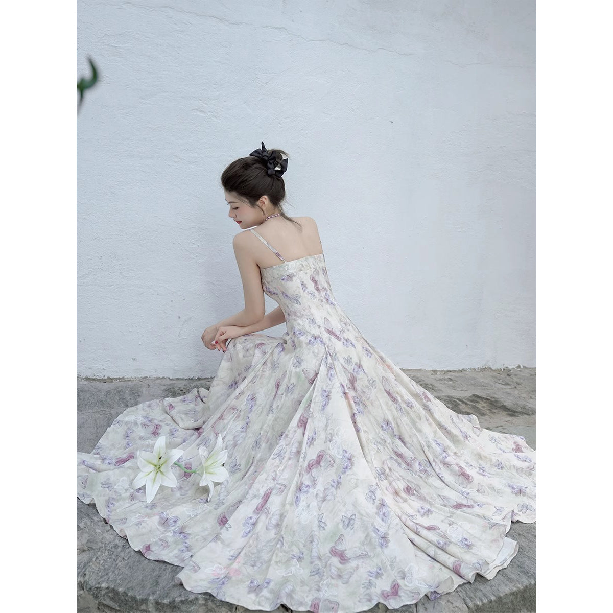 蝶々と花の水彩画キャミソールワンピースとシフォンカーディガン