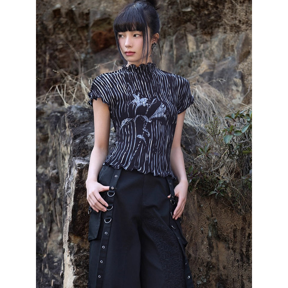 百合の花の水墨画ハイネックトップス