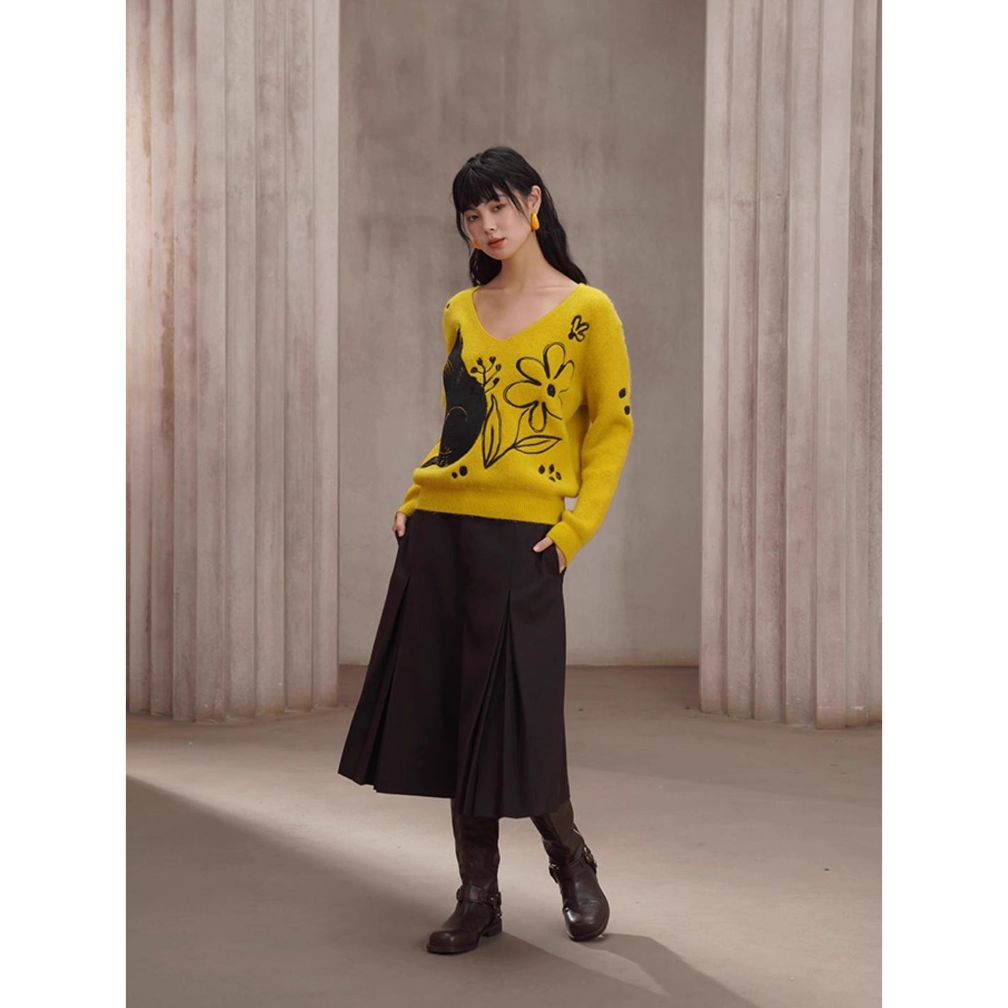 黒猫と花の刺繍ニットセーター