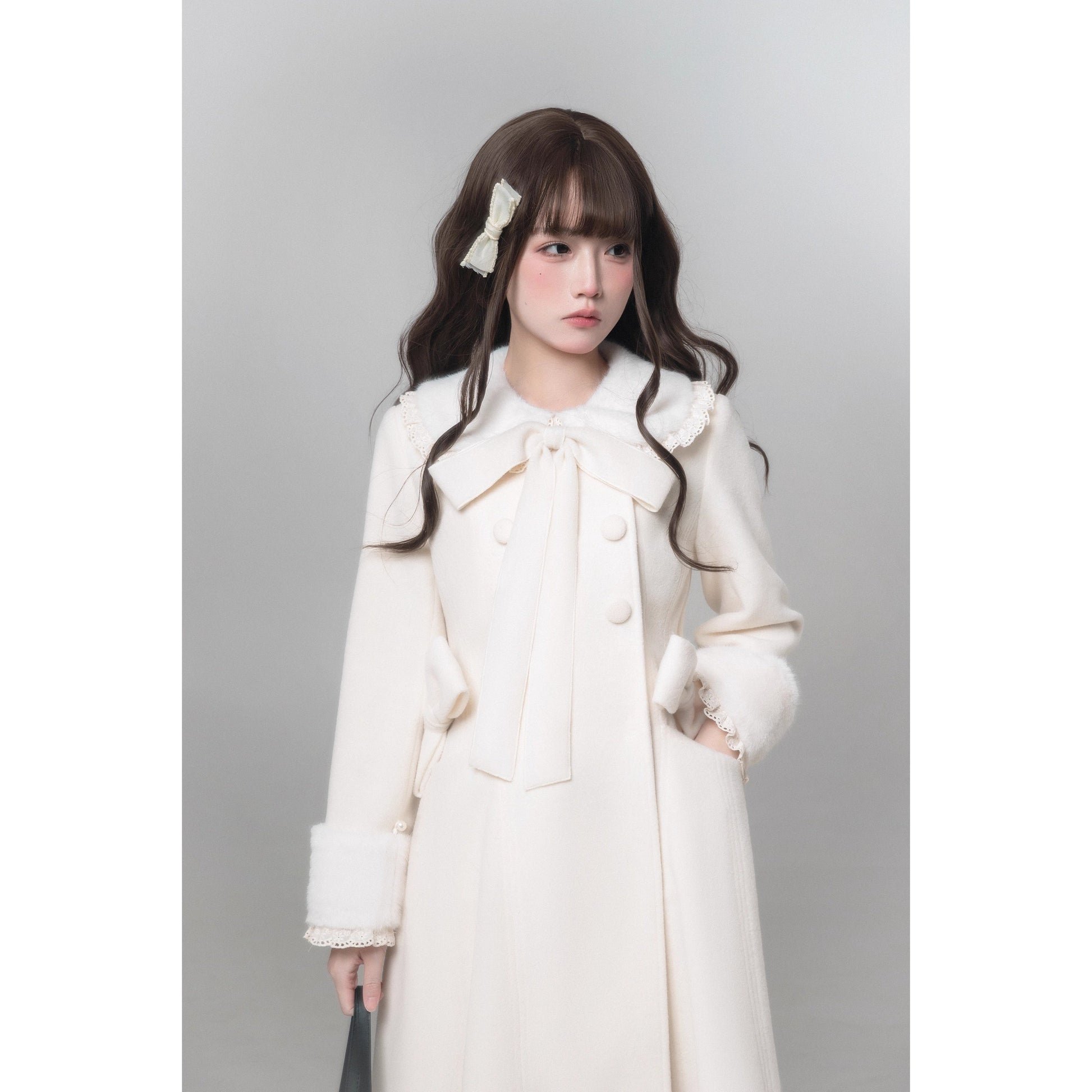 白雪のお嬢様のリボンウールコート