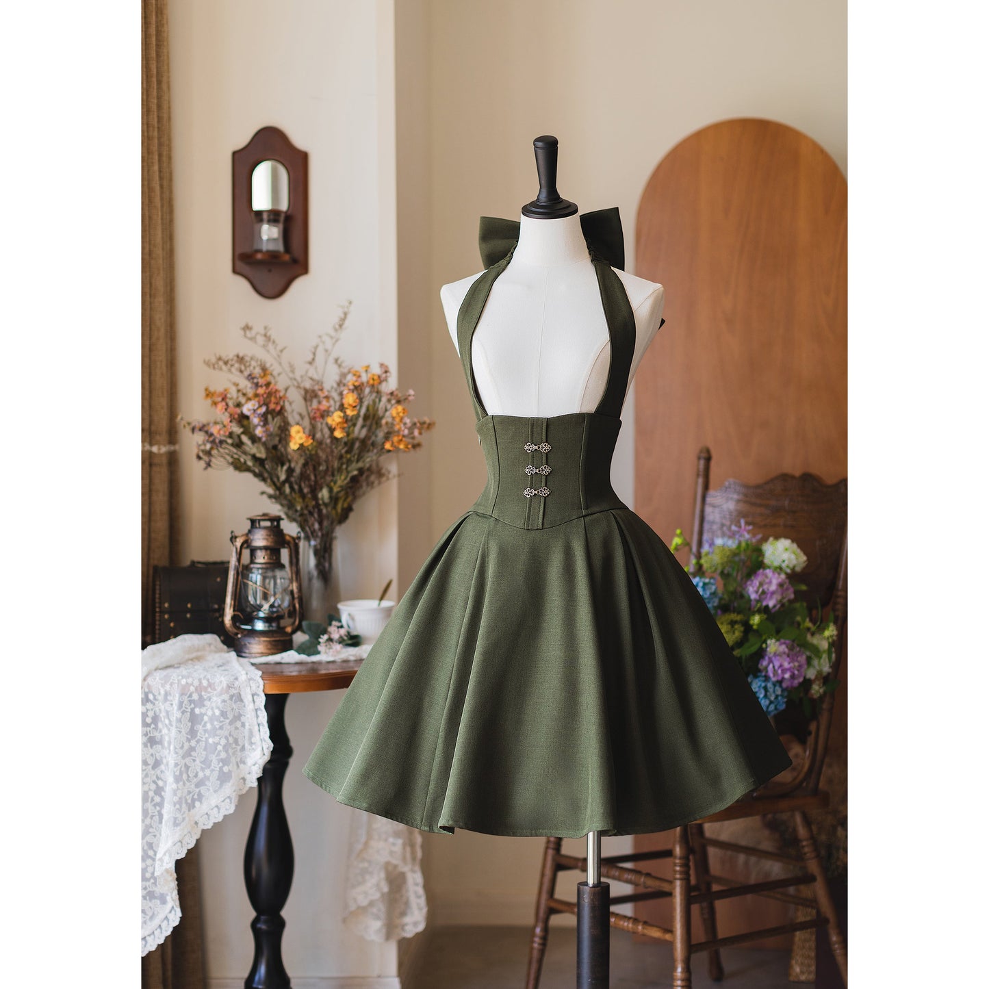 英国のお嬢様のクラシカルジャンパースカート - ショート丈（モスグリーン）