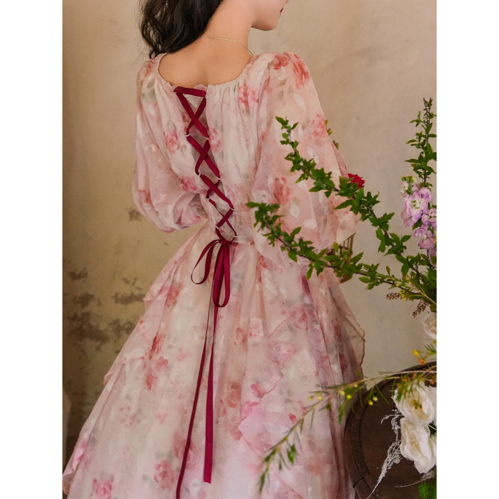 薄紅の薔薇の編み上げワンピース