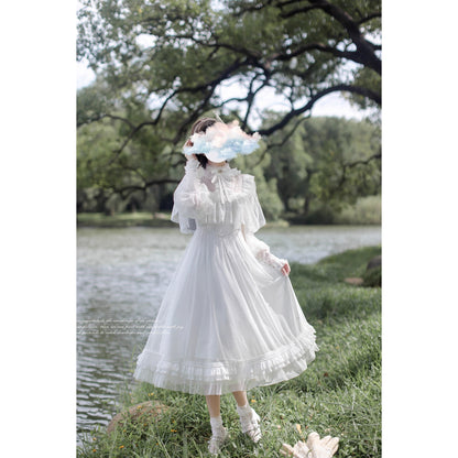 純白のお嬢様のチュールケープワンピース