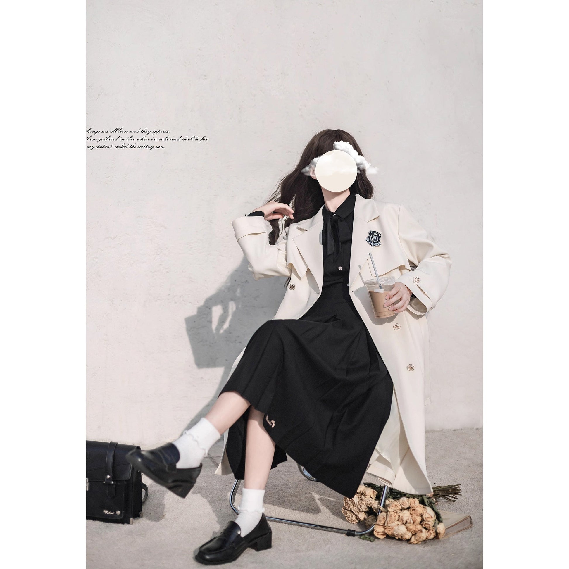 文学令嬢のトレンチコートとブラウスとプリーツスカート - Ivory Trench