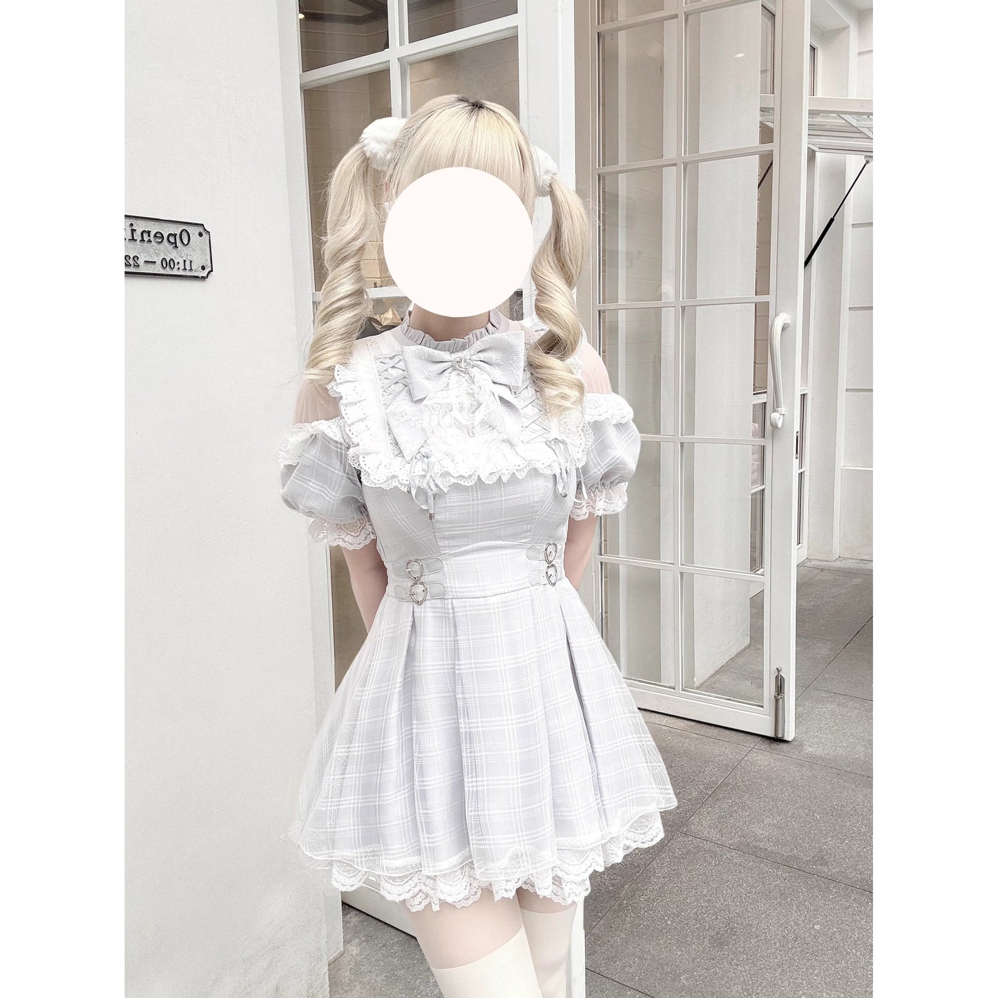 灰藍の天使の刺繍フリルワンピース