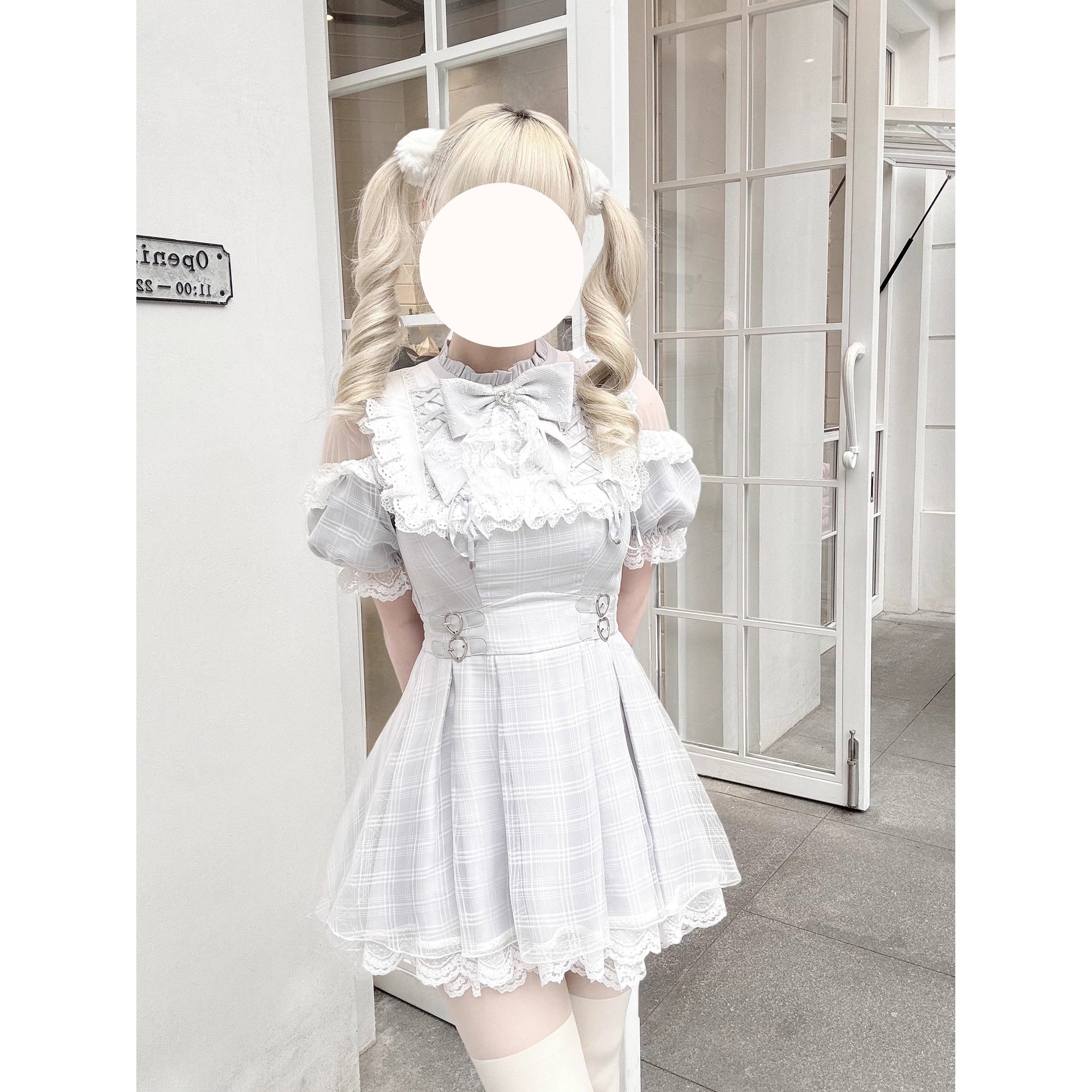 灰藍の天使の刺繍フリルワンピース