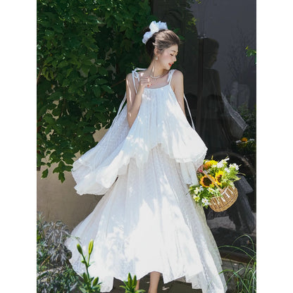 月光の花の刺繍キャミソールとロングスカート