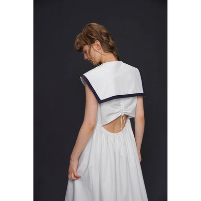 船乗り少女のセーラーワンピース