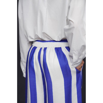 青紫の縦縞ストライプワイドパンツ