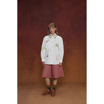 サボテンと花の刺繍ブラウス