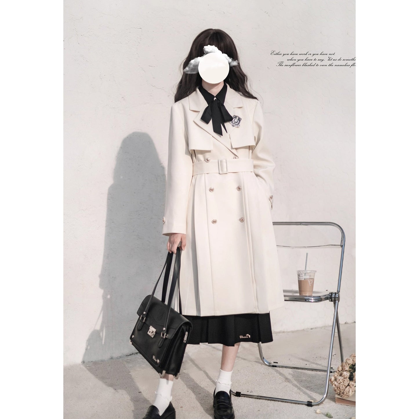 文学令嬢のトレンチコートとブラウスとプリーツスカート - Ivory Trench