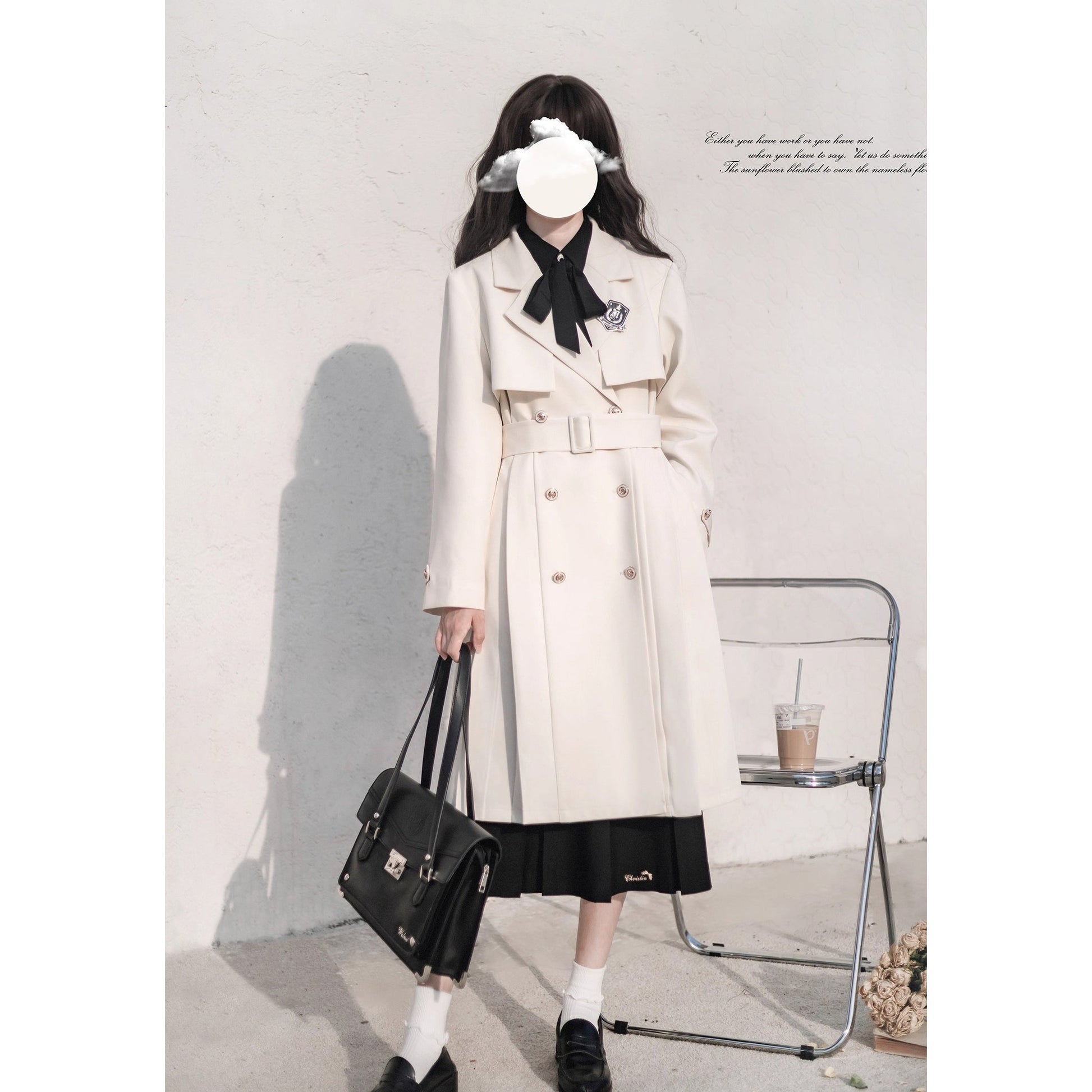 文学令嬢のトレンチコートとブラウスとプリーツスカート - Ivory Trench