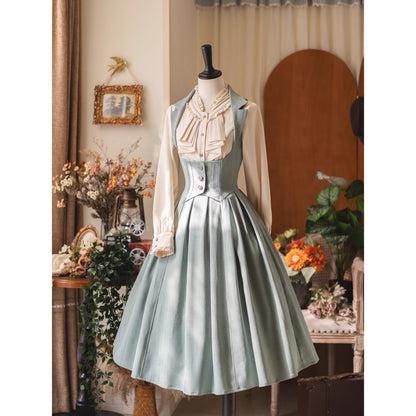 英国のお嬢様のクラシカルブラウス