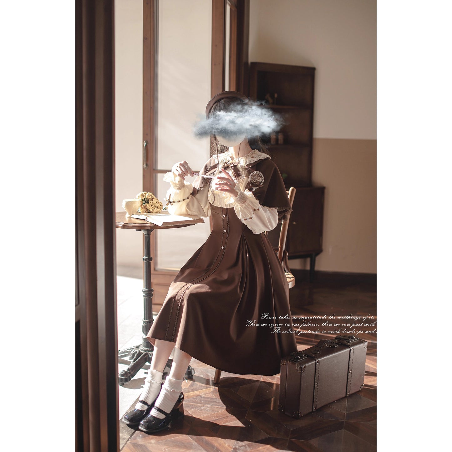 英国令嬢のクラシカルドッキングワンピースとケープ - Brown