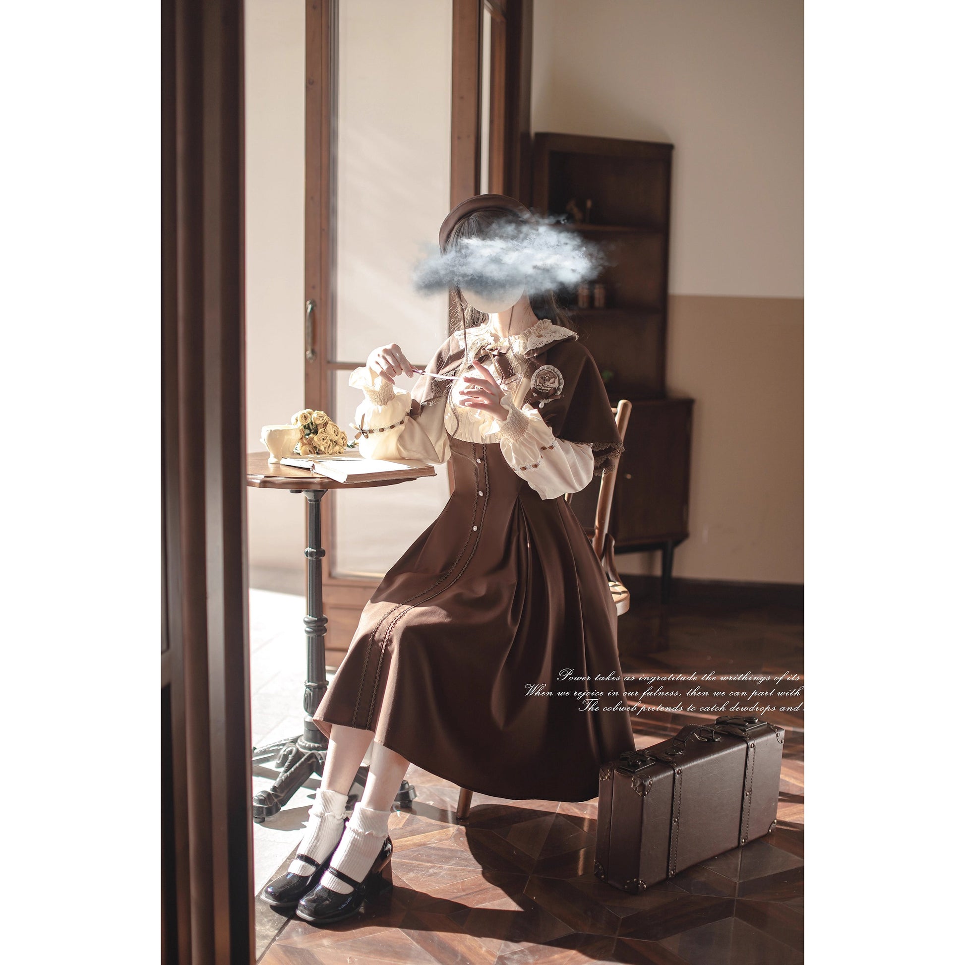 英国令嬢のクラシカルドッキングワンピースとケープ - Brown